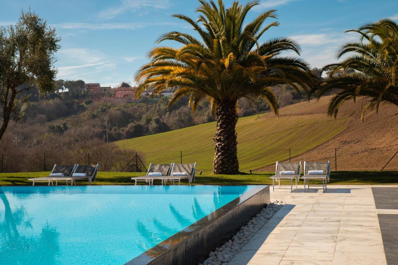 Pietra Bianca Hotel Numana Exterior photo